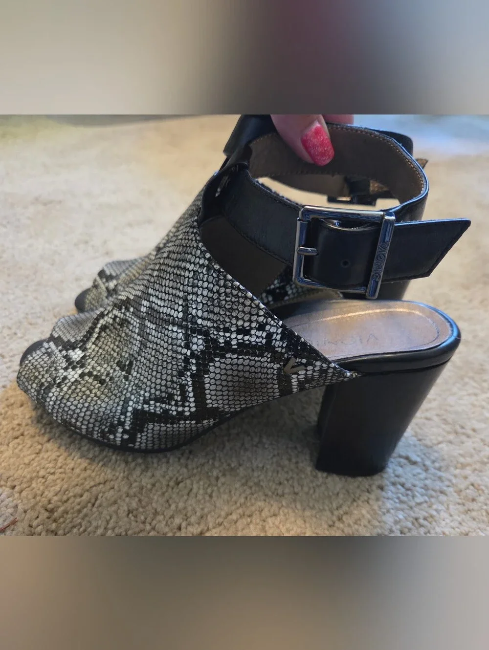 Vionic Kaia Snake Print BLACK GRAY Ankle Strap Block Heels Peep Toe Size 8W